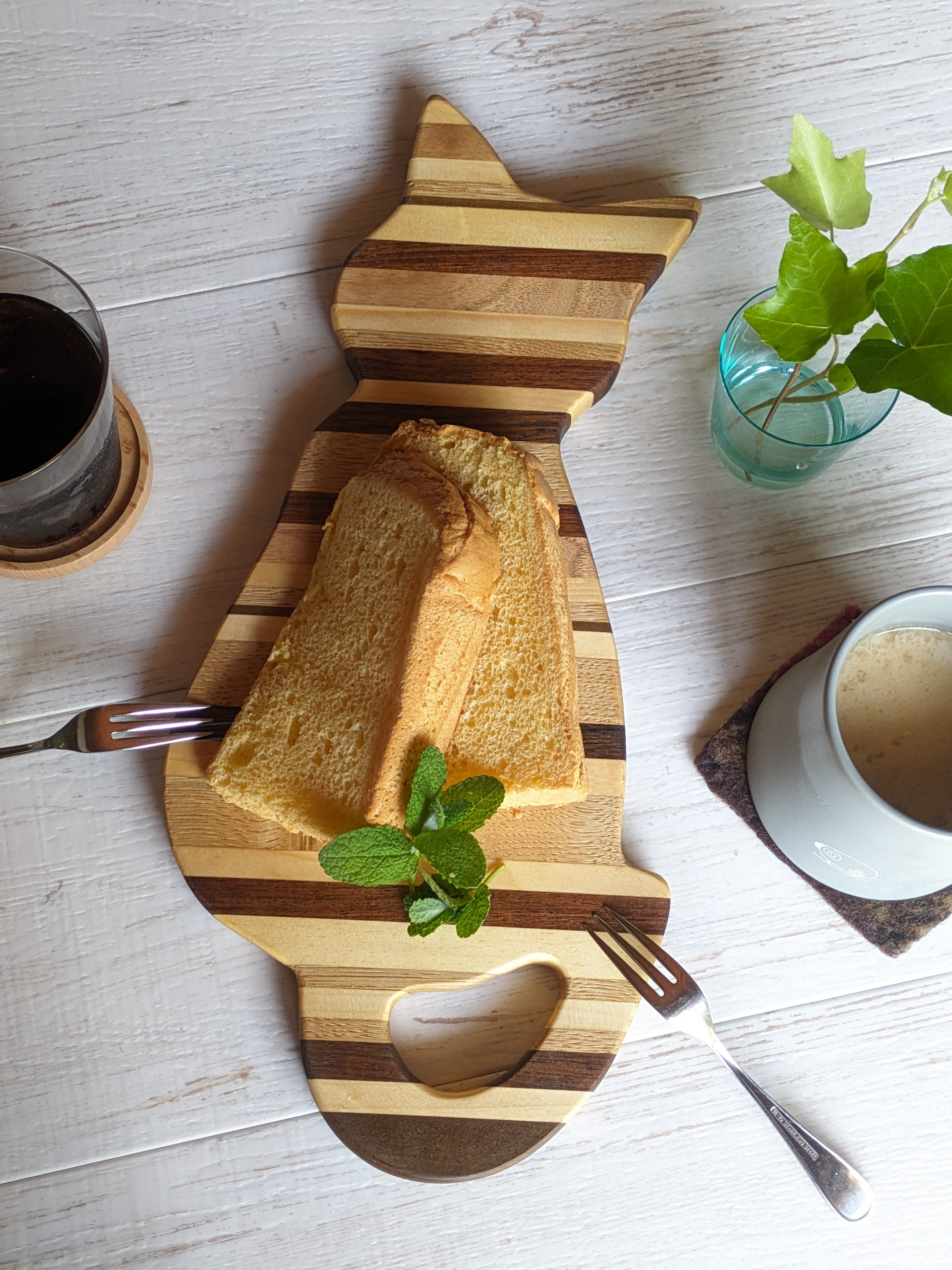 天然木のカッティングボード/猫・ネコ /縦型・ボーダー/ cutting boad/240602