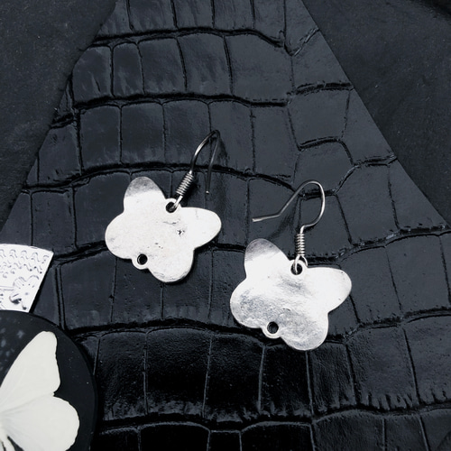 Made in thailand カレンシルバー ピアス タイ 蝶々 バタフライ アジア