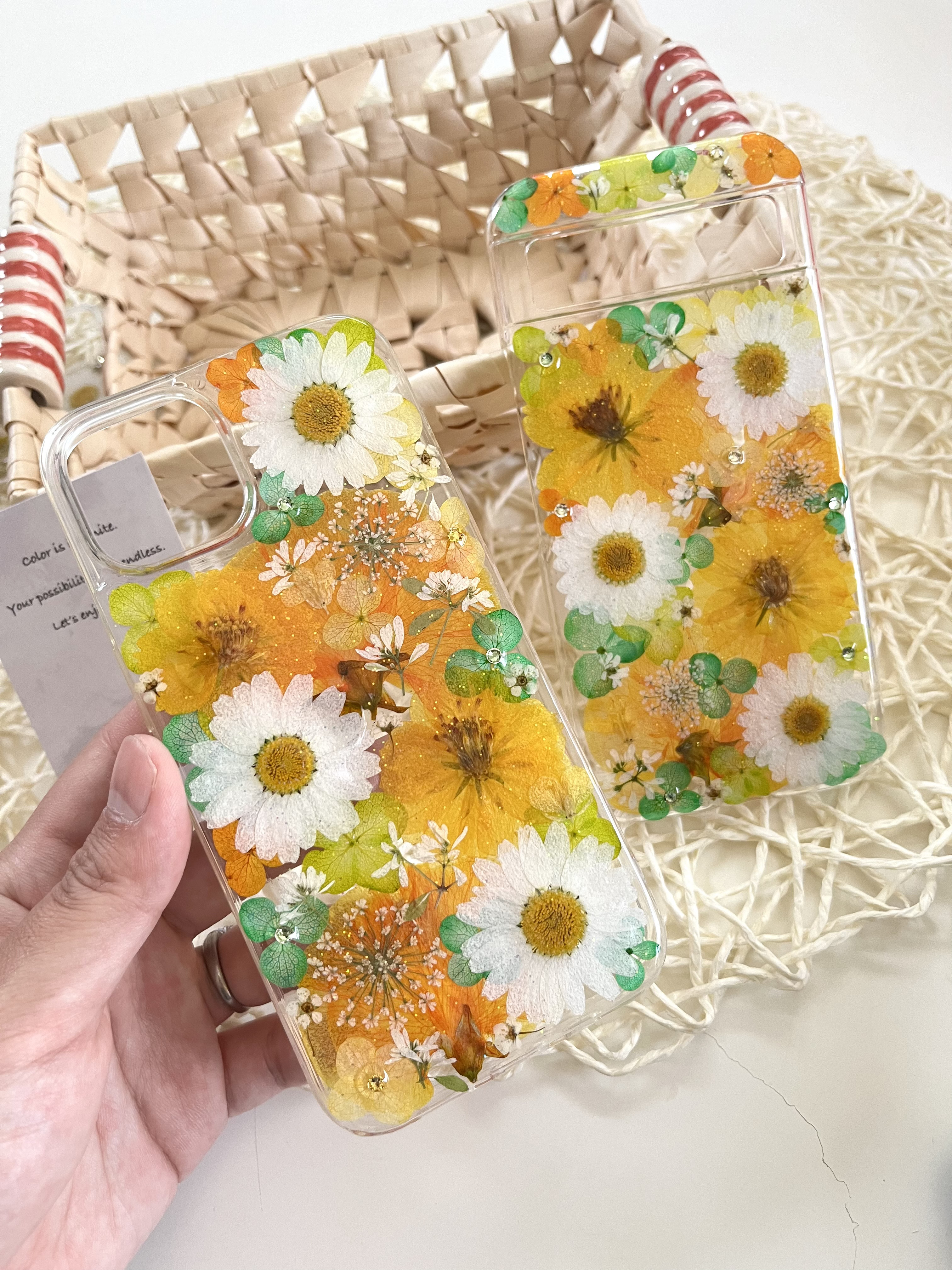 紫陽花たっぷり！ビタミンカラーの押し花スマホケース　iphone/GALAXY/AQUOS/xperia/pixel