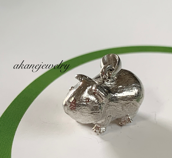モルモットのシルバーネックレス 1枚目の画像