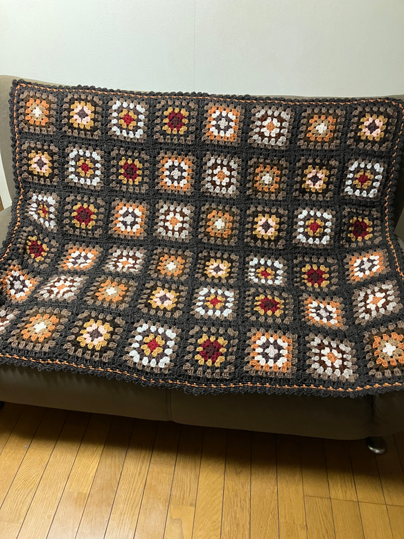 モチーフ編み　 ベットカバー　マルチカバー　1点のみ❣ 送料込み ウール100%手編みのマルチカバー(ブラウン系 1点限 105