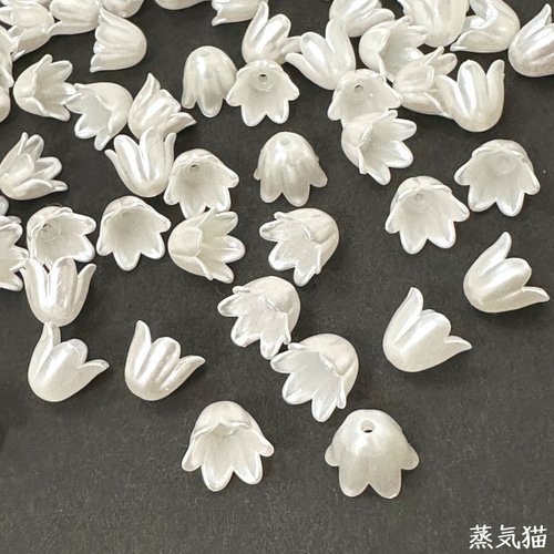 ベルフラワー ビーズ パールホワイト 100個【すずらん花ピアス