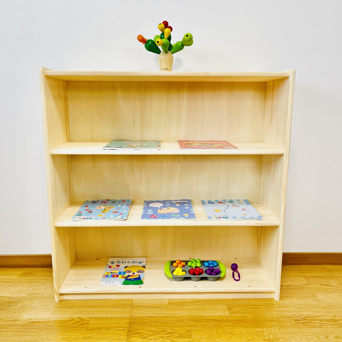 ハンドメイド　本棚・おもちゃ棚　オーダー受け付けます。 教具棚 3段 90×90×30 サイズオーダーOK 本棚・絵本棚・マガジンラック