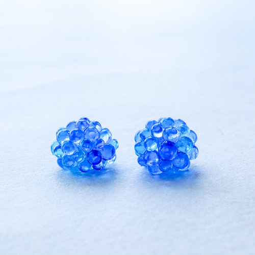 ★専用★ECRETTE 紫陽花ミニピアス ガラス》ミニ紫陽花ピアス 紫陽花 金平糖 雨 梅雨 小ぶり ガラス