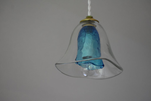 ☆送料無料☆吹きガラス照明（ペンダントタイプ）【二重 透/スカイ  