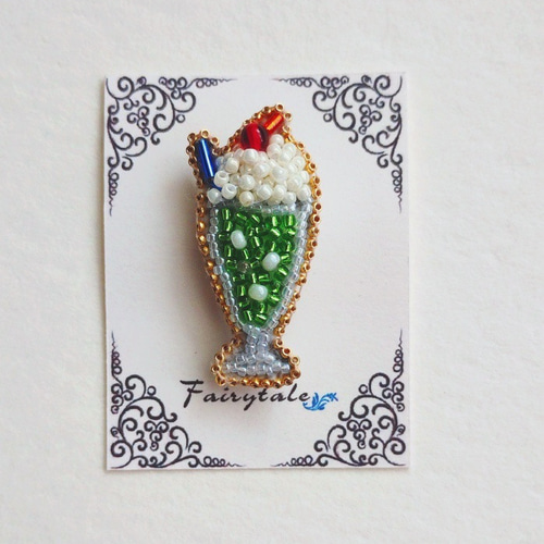 ビーズ刺繍】クリームソーダブローチ（ゴールド） ブローチ