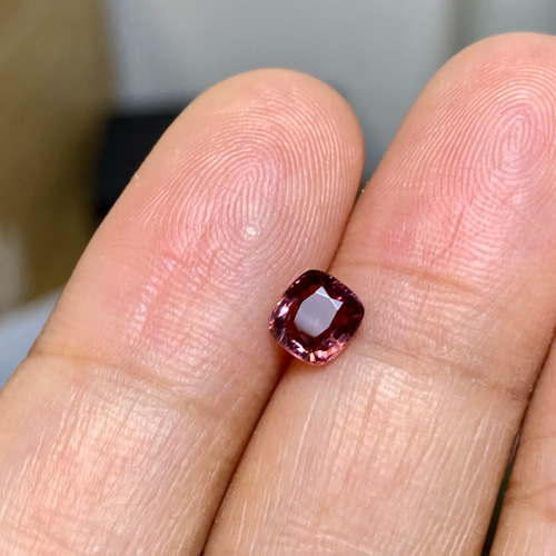 RS7-14 宝石質 非加熱 バイ色 高貴の蘇芳色 スピネル ミャンマー産