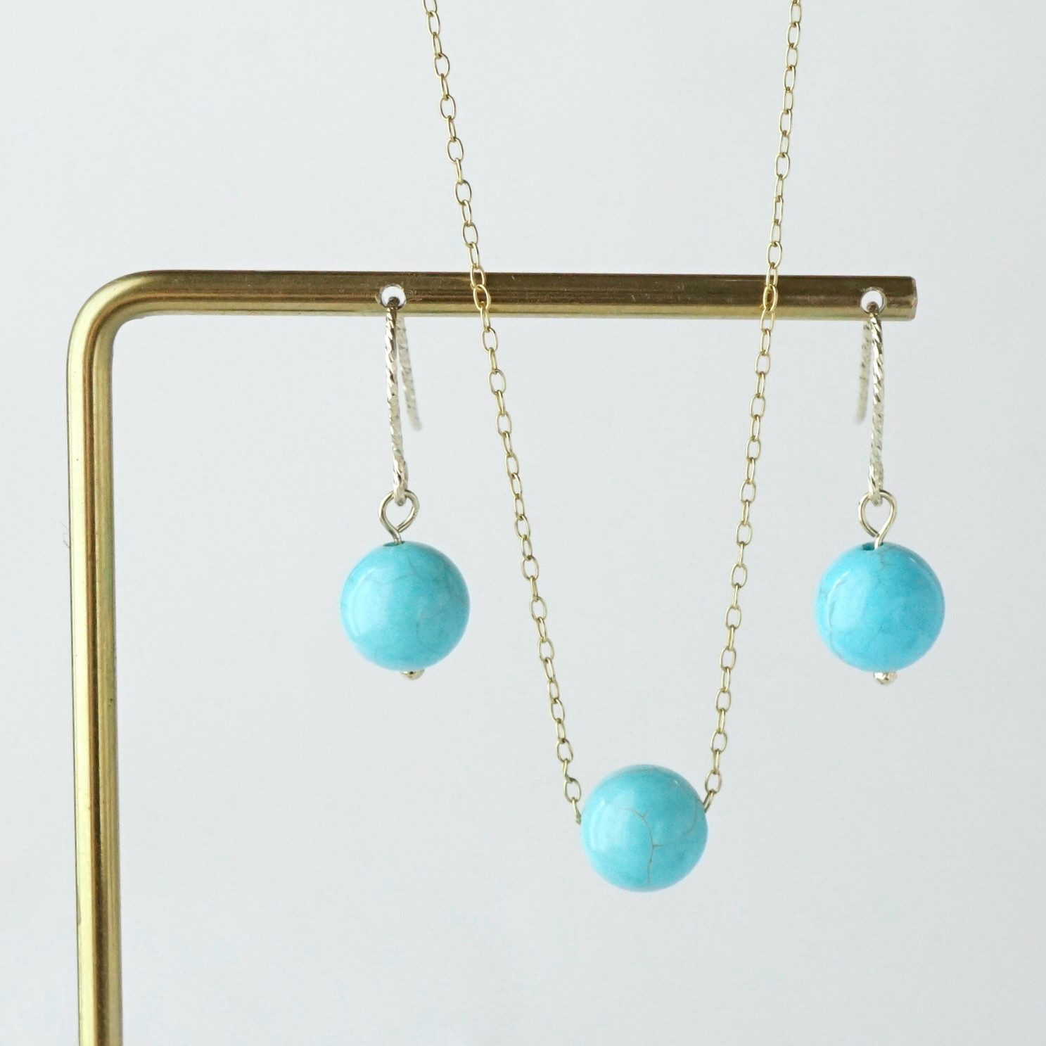 ≪夏の福袋≫マグネサイトターコイズのピアス/イヤリングとネックレスのセット　青 天然石 14kgf プレゼント 誕生日