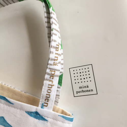 再販です⚮̈ ちょっとそこまで♪小さな四角いバッグ⚮̈ minä perhonen