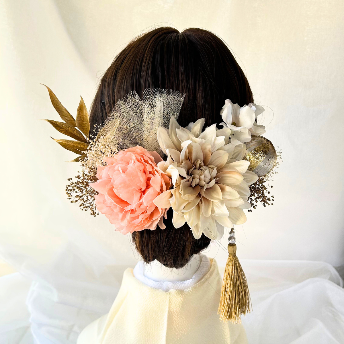 髪飾り 成人式 結婚式 前撮り 七五三 　ダリア ピオニー 金彩 ベージュゴールド｜和装 ドレス 上品 大人