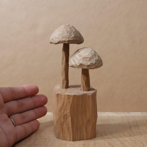 木彫り きのこ 置物 木製 オブジェ インテリア雑貨（木材：ナラ、栗