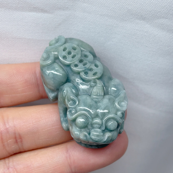 新入荷】本翡翠保証‼️天然翡翠 貔貅ペンダントトップ 青色 レリーフ 