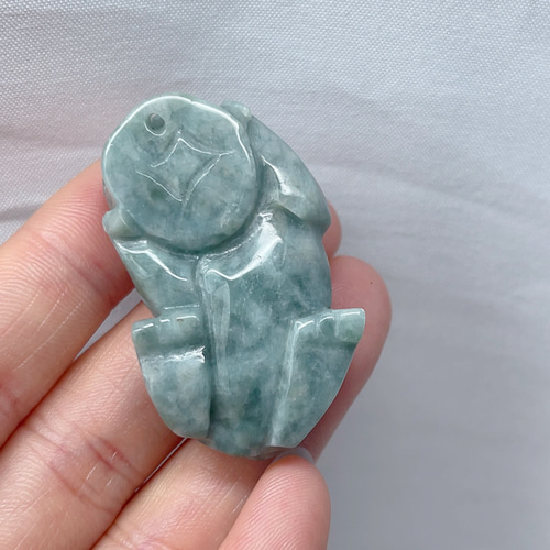 根付　本翡翠立体彫刻 本翡翠の彫刻の根付 根付 本翡翠立体彫刻 うかっ