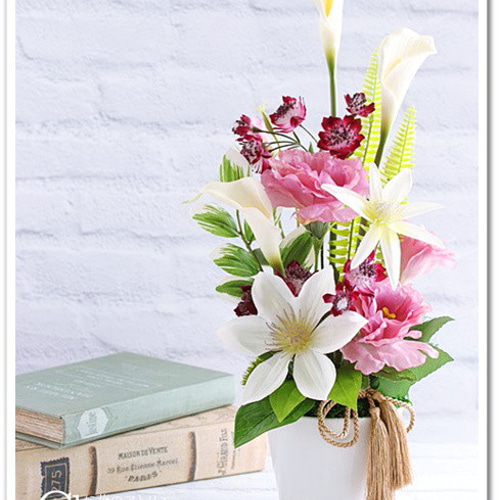 ♛° きれいなピンク色のクレマチス♡ 癒しの造花アレンジメント