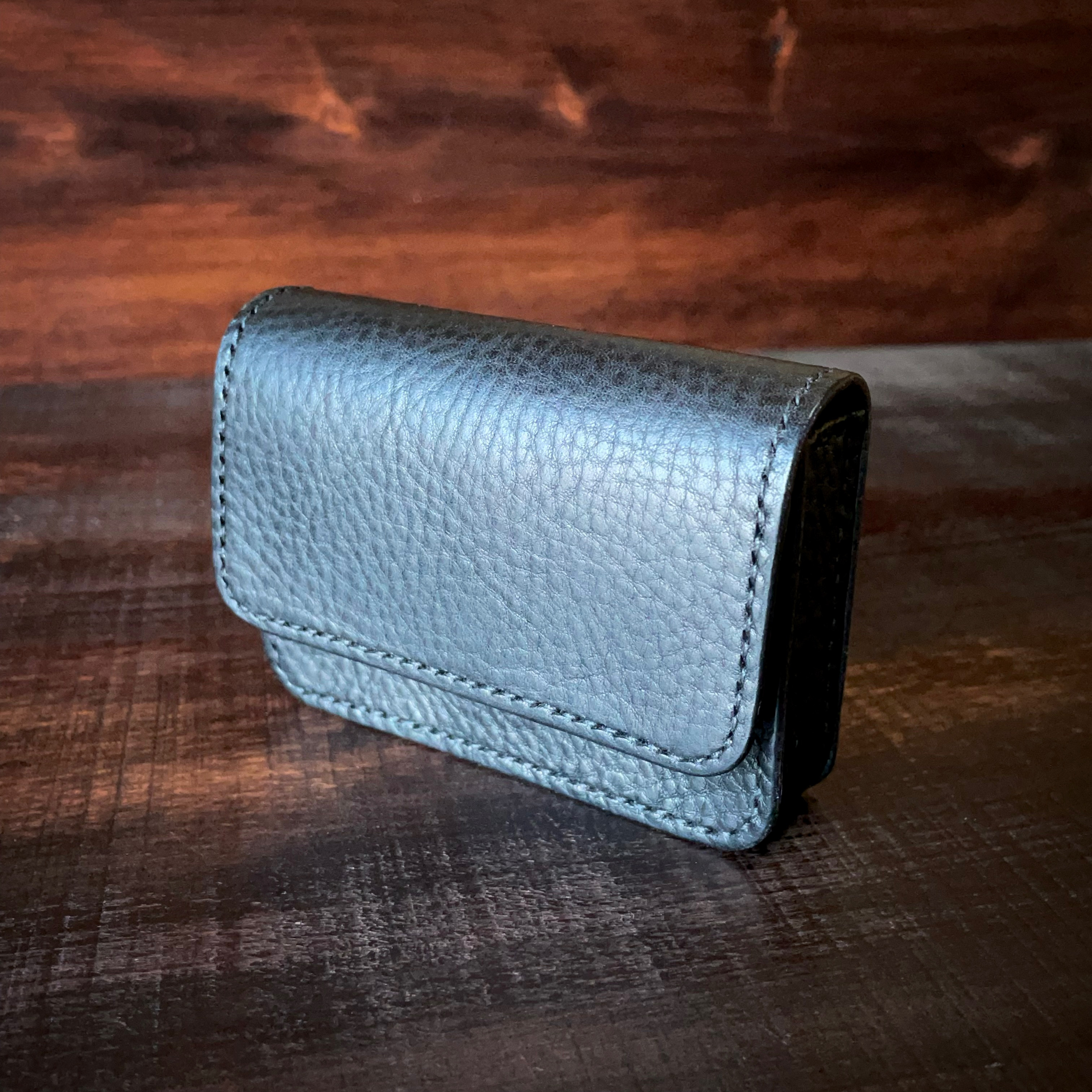 レザーカードケース（ブラック／自立型）