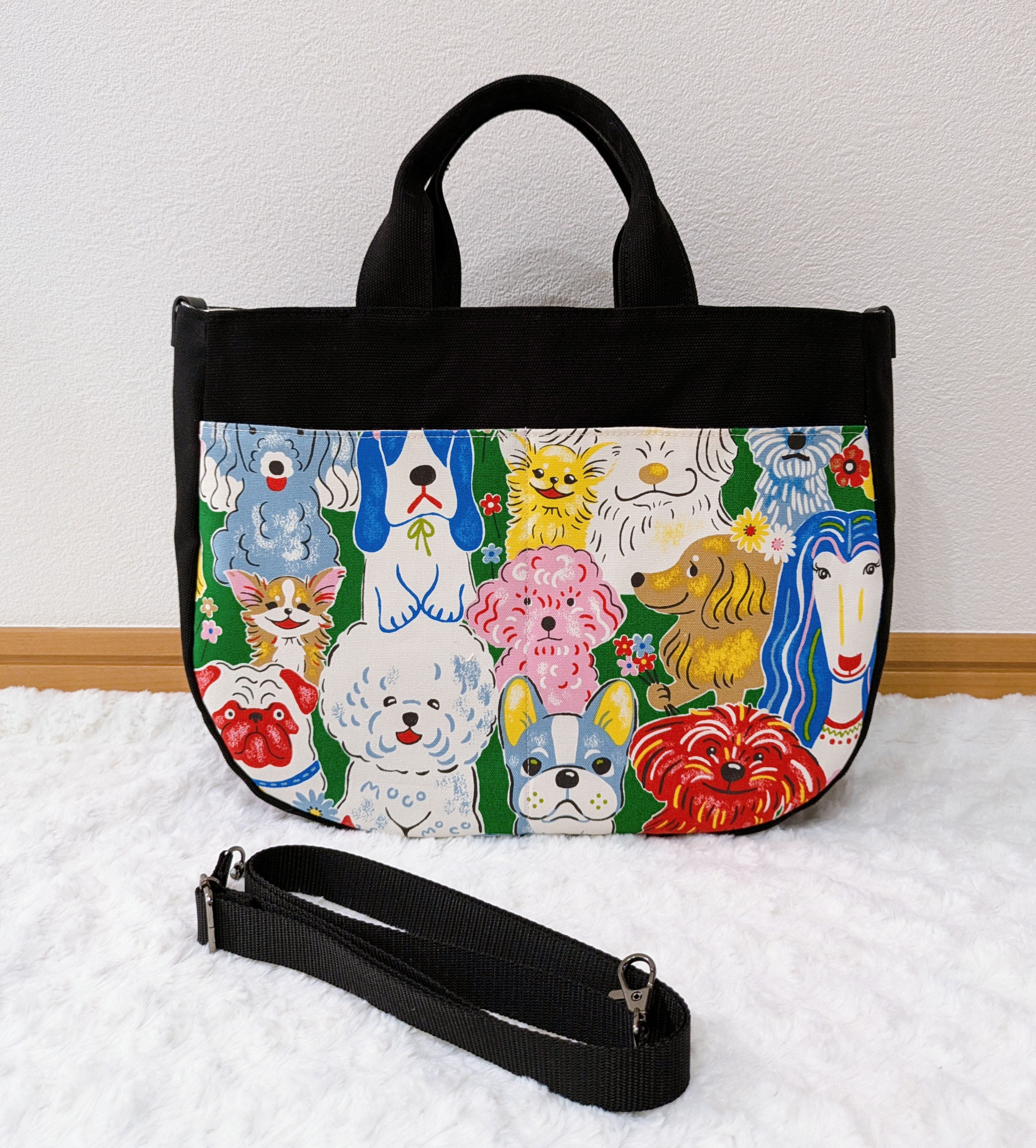 １８５９．大人可愛い　パワフルアニマルドッグ　いろんな犬柄　２wayトートバッグ　マグネットボタン付　再販１