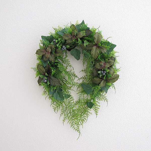 グリーンミックス・ベリー入り壁飾り　馬蹄型　キャスケードスタイル　造花　壁掛け　リース cmmk035
