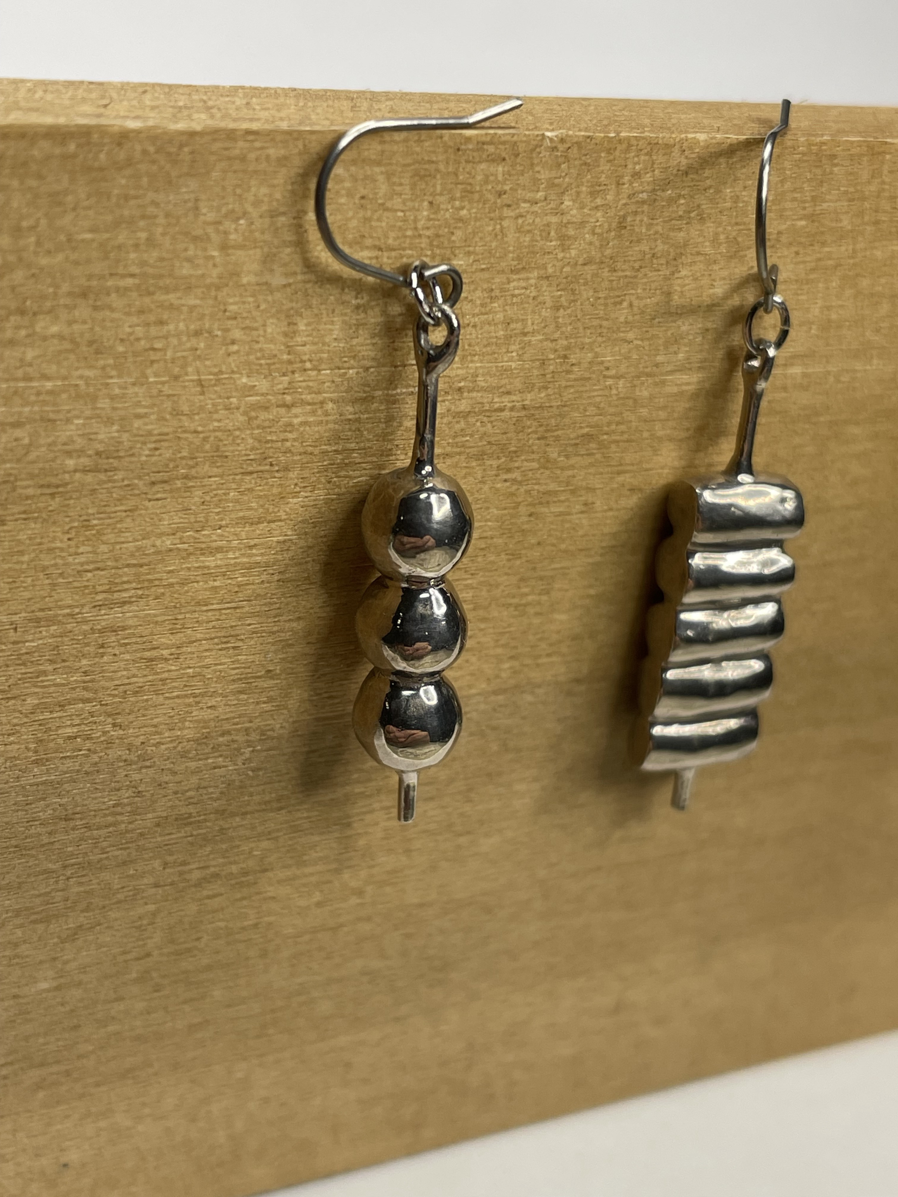 ハンドメイド　ピアス　みたらし団子　オリジナル　非対称