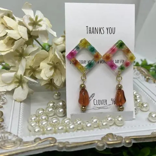 ハンドメイド レジン》透け感のあるスクエア型ピアス H-43 ピアス 