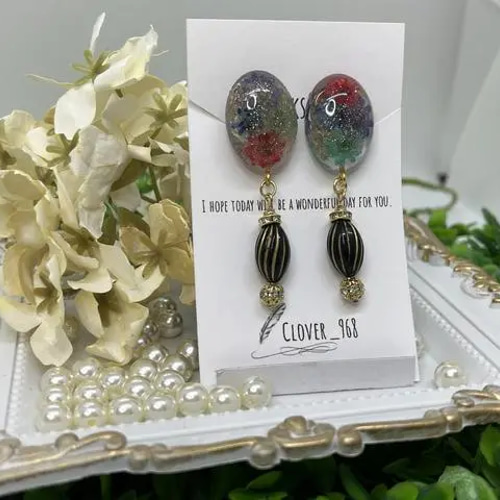 ハンドメイド レジン》艶きらオーバルイヤリング H-40 イヤリング  