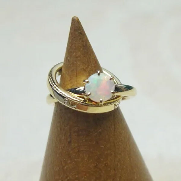 2連ベビーリング（10月誕生石・オパール）刻印＆送料無料