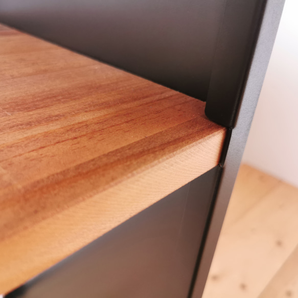 天然木とアイアンの大きなラック / W100×H90×D30 / リビング 食器棚 陳列棚  什器 / 完成品 9枚目の画像