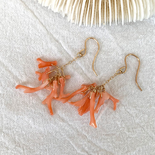 天然珊瑚] 14kgf 天然ピンク珊瑚 チェーンピアス ピアス（フック