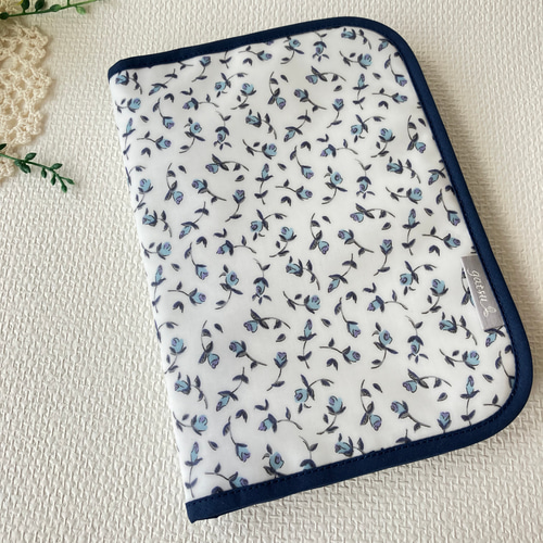 マルチカバーポーチS リバティ フローティングフローラpetit ブルー  