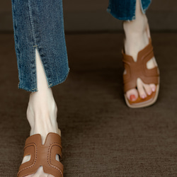 人気のサンダルをすっきりシルエットにフラットサンダル ミュール サンダル ストラップサンダル 履きやすい 木目調 旅行 3枚目の画像