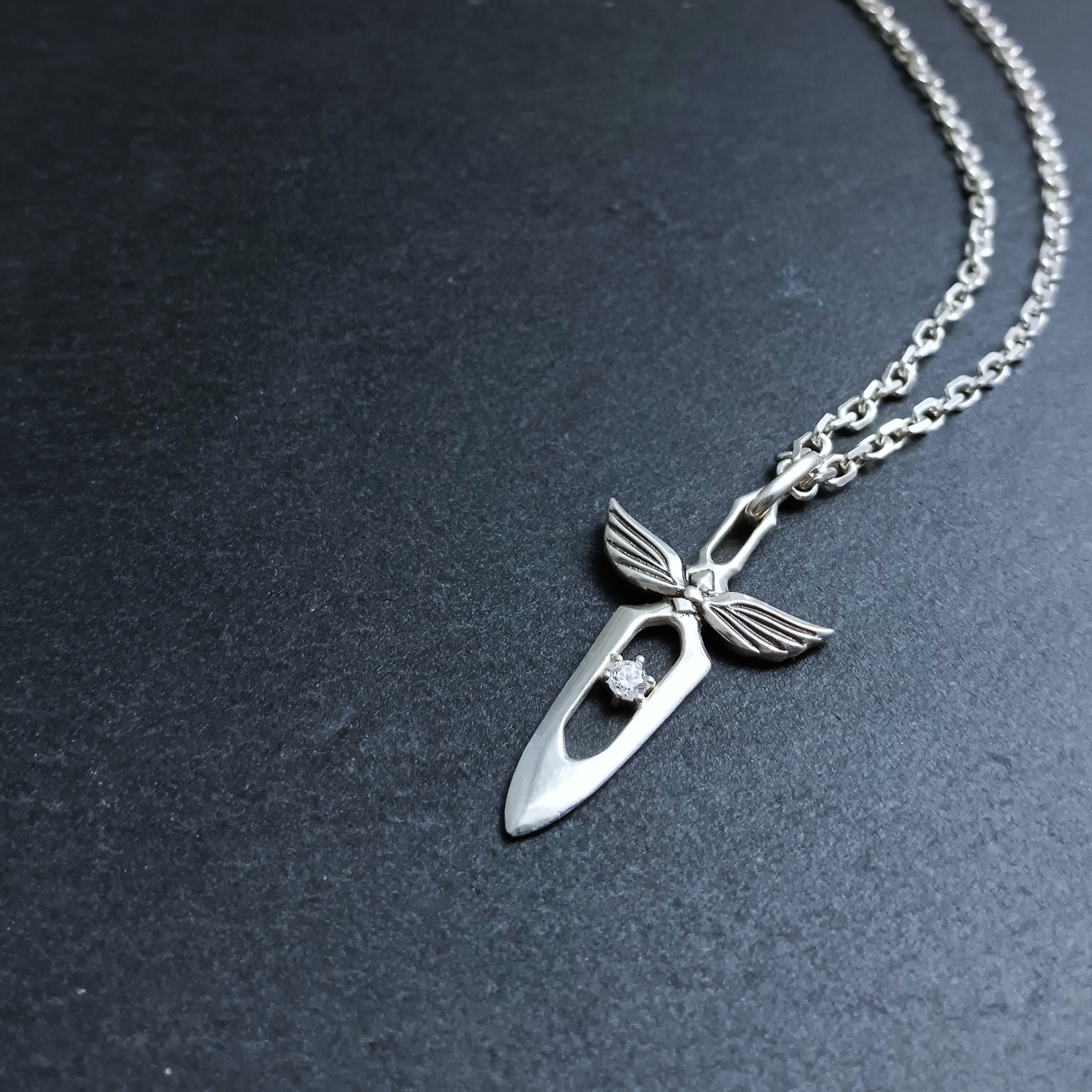 光の剣のネックレス　クラウ・ソラス　【輝星＊きらぼし＊】