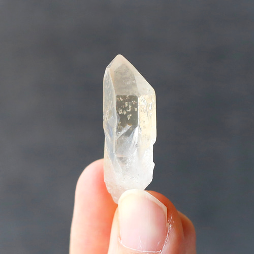 ゴールデンヒーラー クォーツ 原石 水晶 鉱物 希少石 天然石