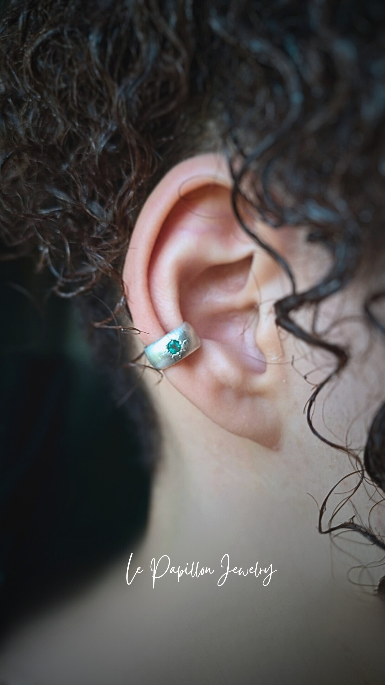 星のエメラルド シルバーイヤーカフ