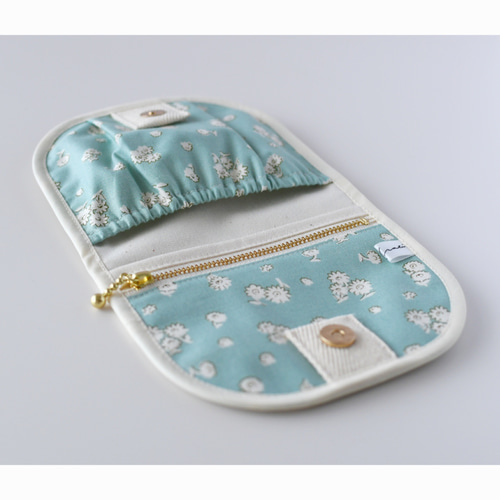 リバティ // サニタリーケース //サニタリーポーチ//ハンドメイド