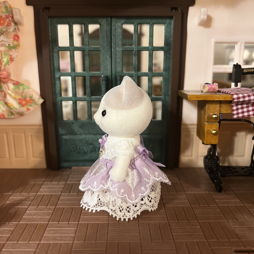小花柄アイボリードレス 女の子サイズ シルバニア ハンドメイド ♡シルバニアファミリー 女の子サイズ ハンドメイド服
