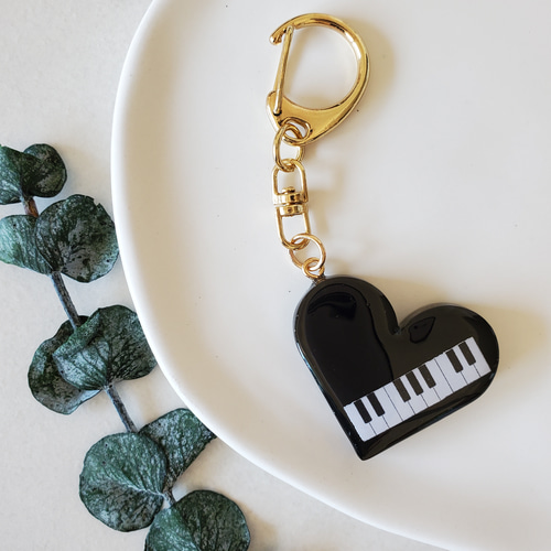 文字入れ可】クラシックピアノハートキーホルダー キーホルダー