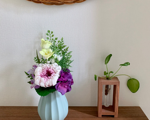 プリザーブドフラワーの輪菊のお供花束〜和モダン
