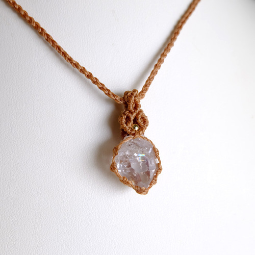 両剣水晶原石マクラメ編みペンダント（ブラジル産）小粒 良質水晶
