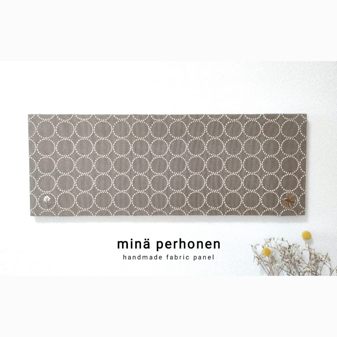 ファブリックパネル　ミナペルホネン　大型　ボード　タンバリン　シンフォニー　スキップ　インテリア　新築祝い　プレゼント