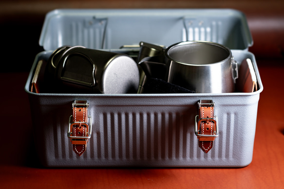 レザーベルト『手 -hand-』STANLEYスタンレー ランチボックス 9.4L専用 2枚目の画像