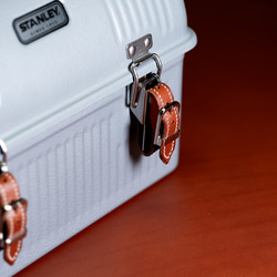 レザーベルト『手 -hand-』STANLEYスタンレー ランチボックス 9.4L専用 4枚目の画像