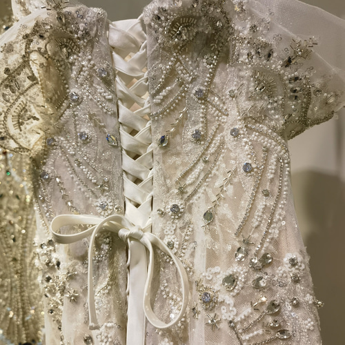 送料無料！豪華！ ウェディングドレス オフショルダー 編み上げ  