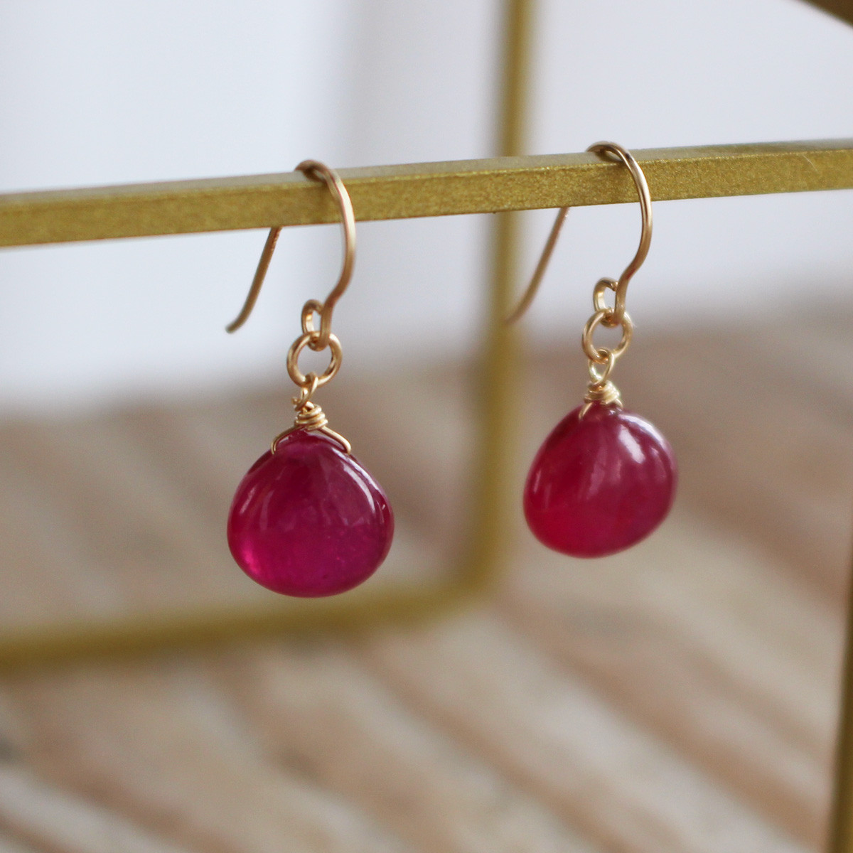 ✨7月誕生石✨宝石質ルビー＜プレーン＞のピアス（K14GF）※イヤリングに変更可