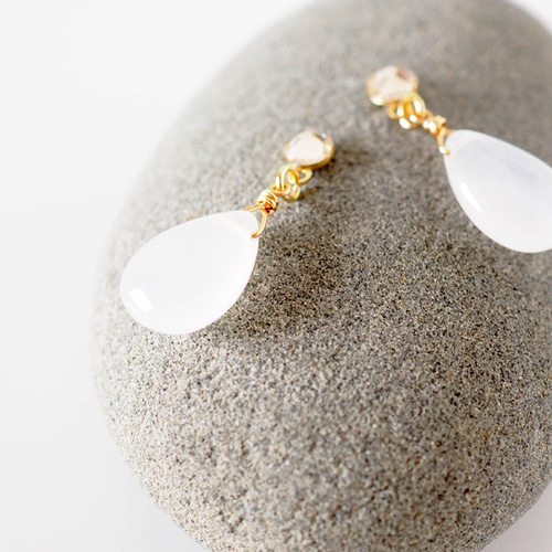 天然石　イヤリング 楽天市場】赤めのう天然石ピアス 種類追加 ホワイトカルセドニー