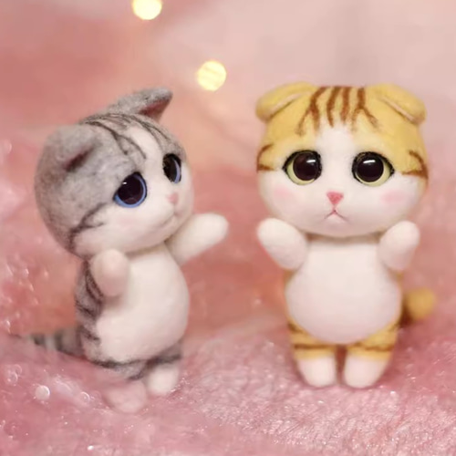 羊毛フェルト猫ちゃんバッグチャーム ハチワレ 羊毛フェルト