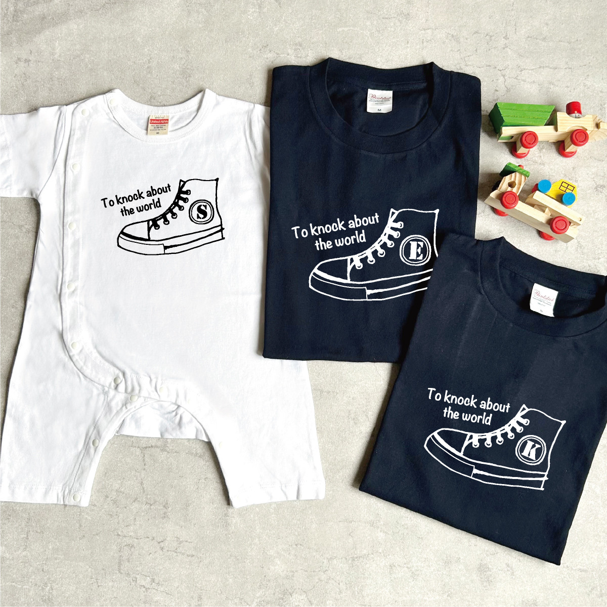 【文字オーダーOK!】3枚親子セット スニーカーTシャツ・ロンパース