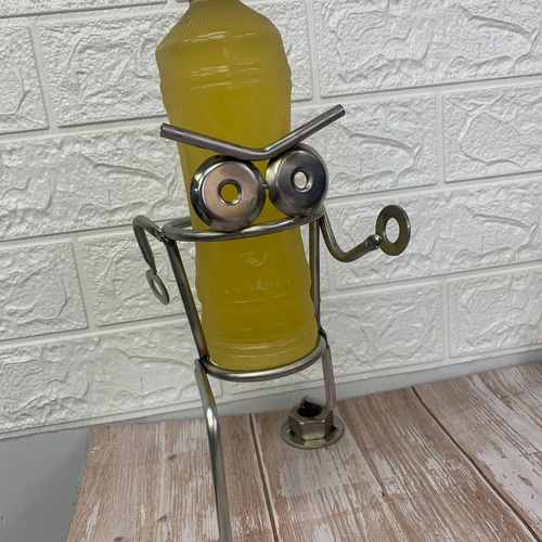 ステンレス人形のドリンクホルダー ドリンクスタンド 灰皿置き コップ