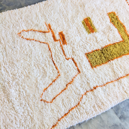 m*m様 ベニワレン モロッコ ラグ クリーム色 赤ドット m*m様 ベニワレン