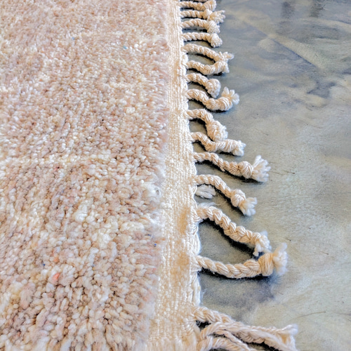 【新品/未使用】モロッコラグ-ベニワレンラグ-No12 101×140 本物のベニワレンラグ-No12 101×140 モロッコ ピンク カーペット 絨毯