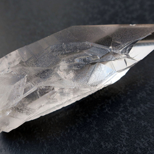 乙女鉱山　水晶ポイント　レコードキーパー△ 虹 乙女鉱山水晶 ポイント 】 乙女水晶 国産 水晶 限定 一点物 天然石