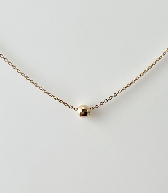 18金一粒ミラーカットボールのネックレス　アジャスター　スライド14kgfチェーン 4枚目の画像